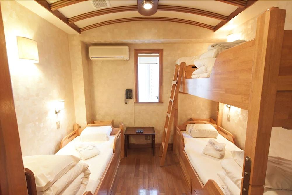 Capsule Inn Osaka - Caters To Men Экстерьер фото