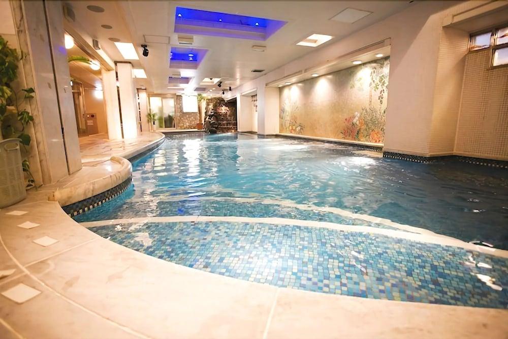 Capsule Inn Osaka - Caters To Men Экстерьер фото