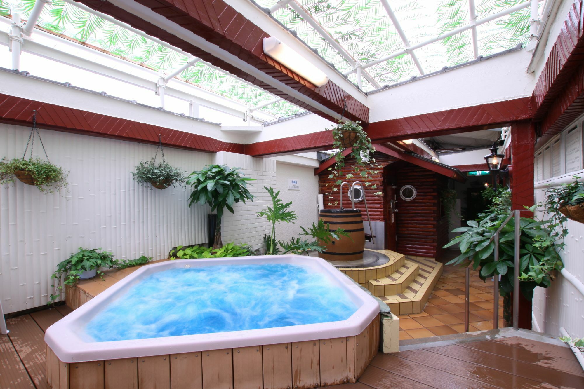 Capsule Inn Osaka - Caters To Men Экстерьер фото