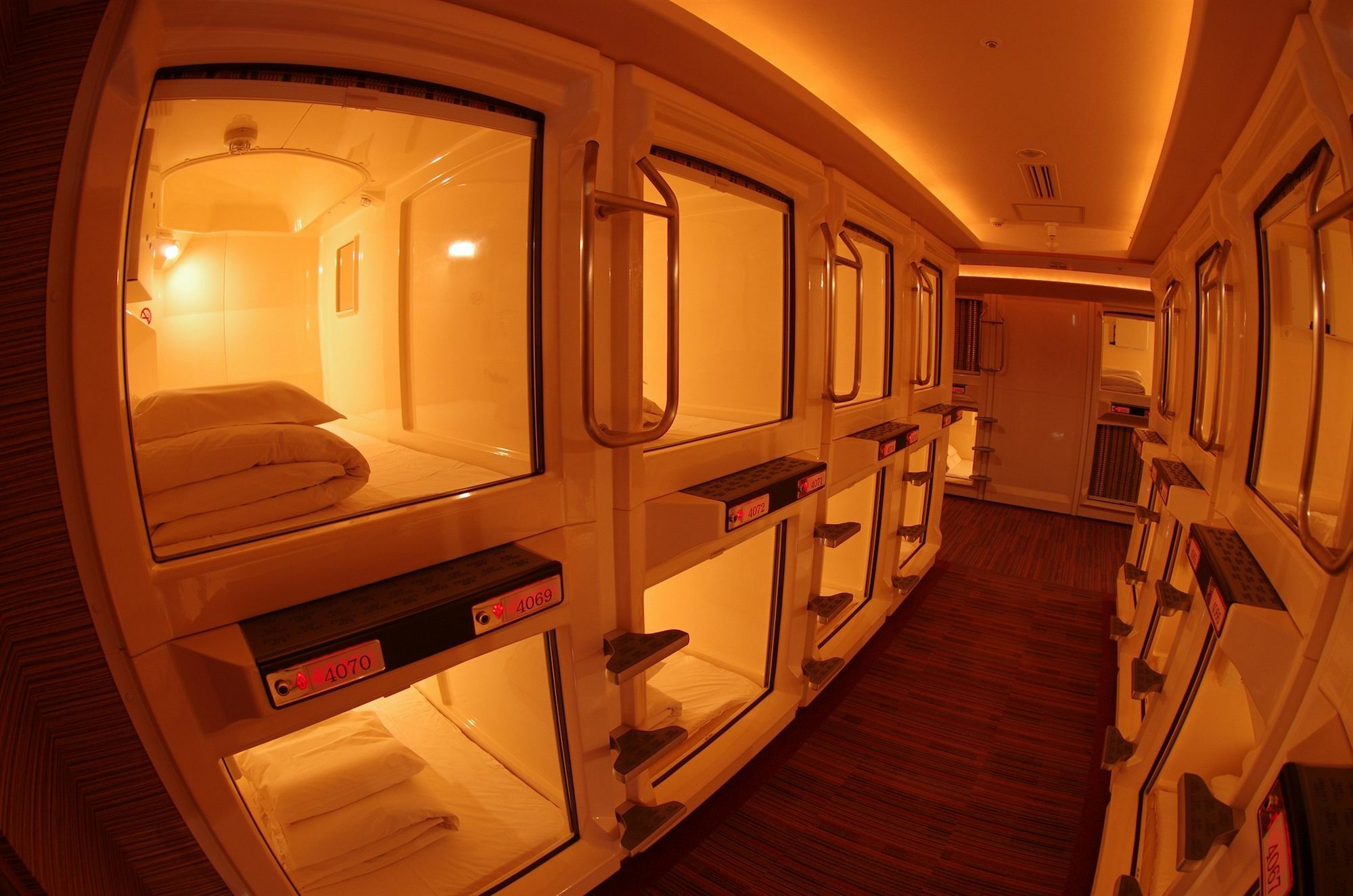 Capsule Inn Osaka - Caters To Men Экстерьер фото